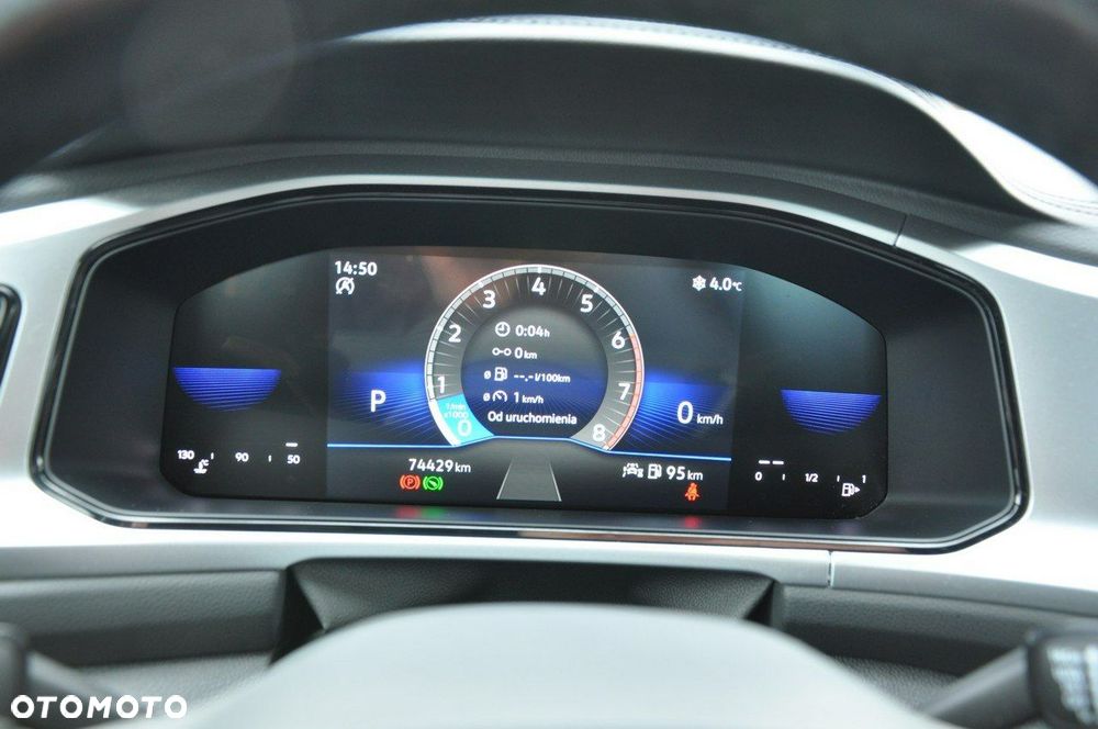 Volkswagen T-Roc - 12