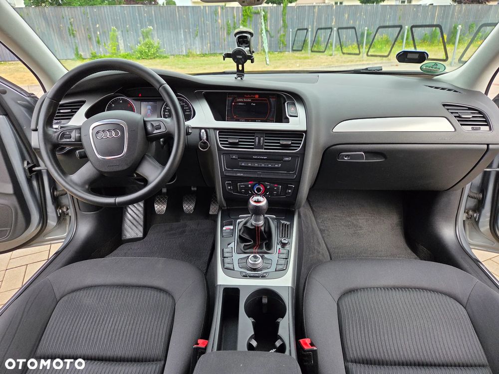 Audi A4 Avant 2.0 TDI DPF Ambiente - 25