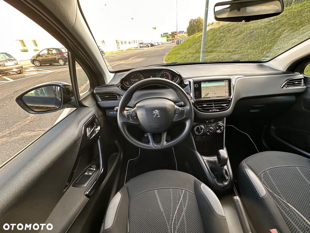 Peugeot 208 82 VTI Allure - 25