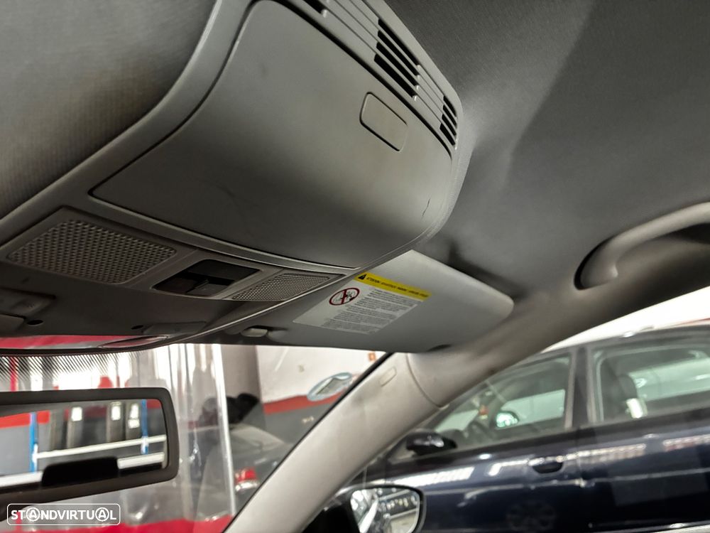 VW Passat Variant 2.0 TDI Trendline - 13