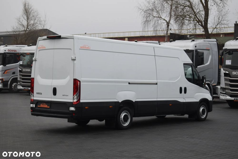 Iveco DAILY MAXI 35S16 / 2.3 - 160 KM / AUTOMAT HI-MATIC / NOWY MODEL / 3 OSOBY / DOSTAWCZE / BLASZAK / KLIMA / 2023 / SERWISOWANY / SPROWADZONY Z NIEMIEC - 5