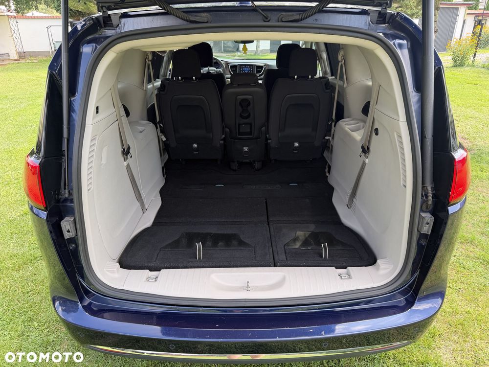 Chrysler Pacifica - 29