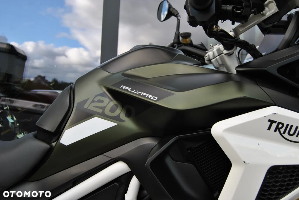 Triumph Tiger - 32
