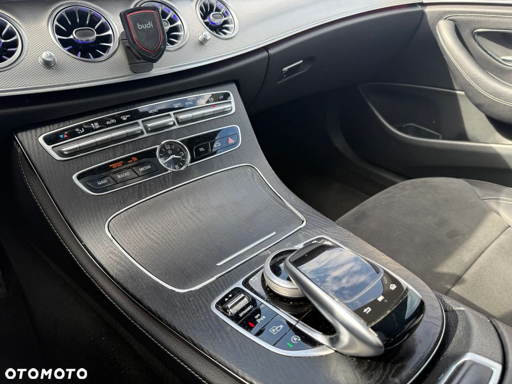 Mercedes-Benz Klasa E 220 d 4-Matic 9G-TRONIC - 21