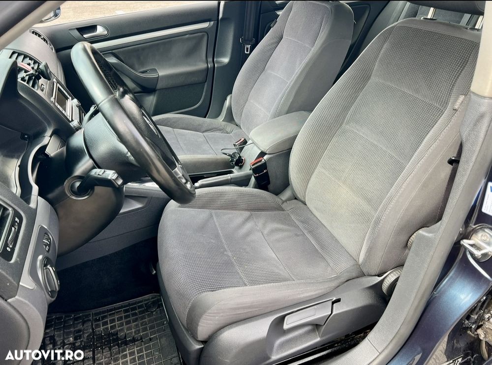 Volkswagen Golf 2.0 TDI Comfortline DSG - 22