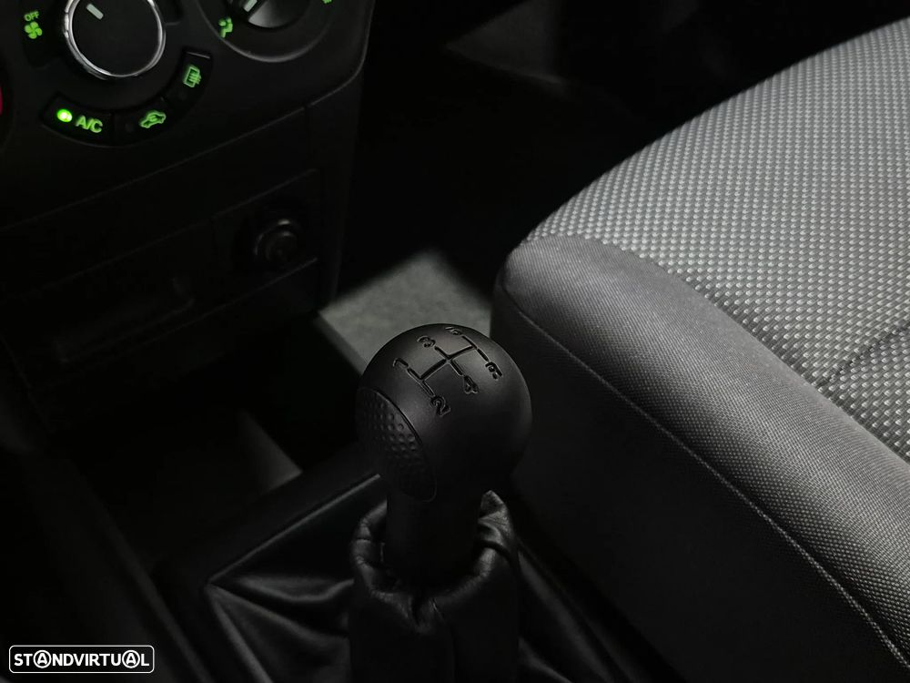 Chevrolet Aveo 1.2 LS - 19