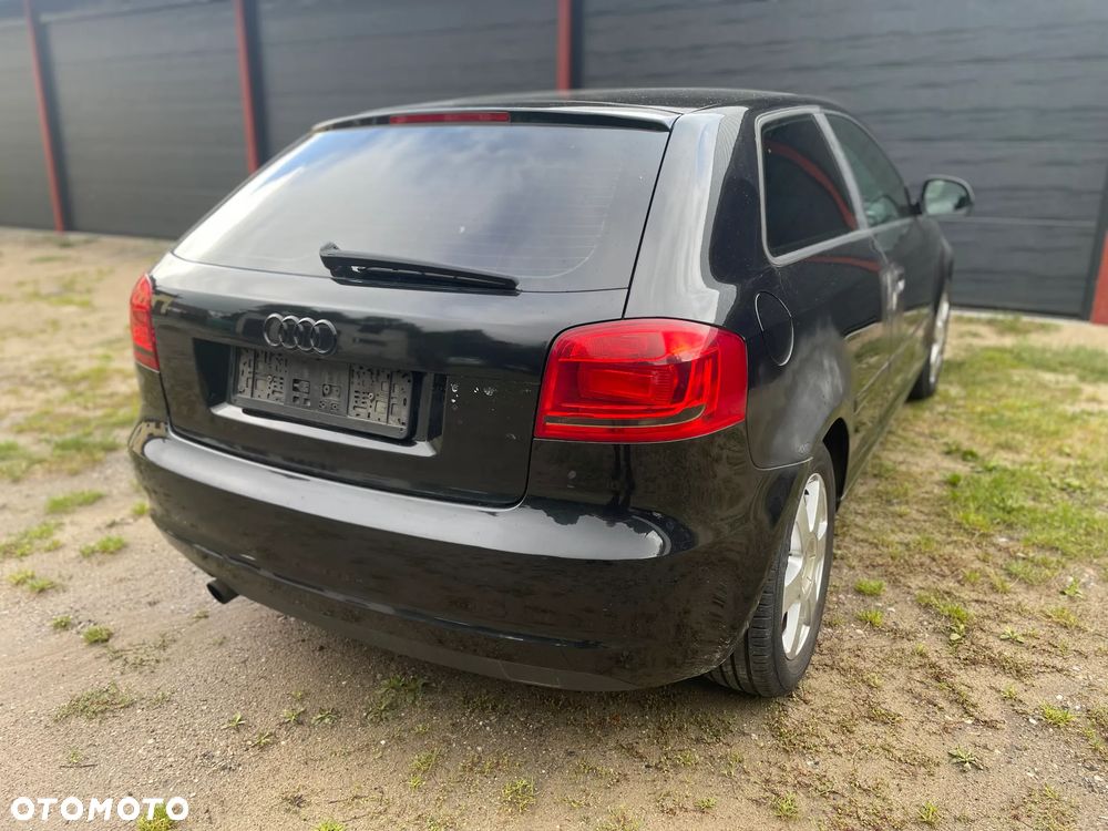 Audi A3 3-drzwiowe 1.6 Attraction - 10