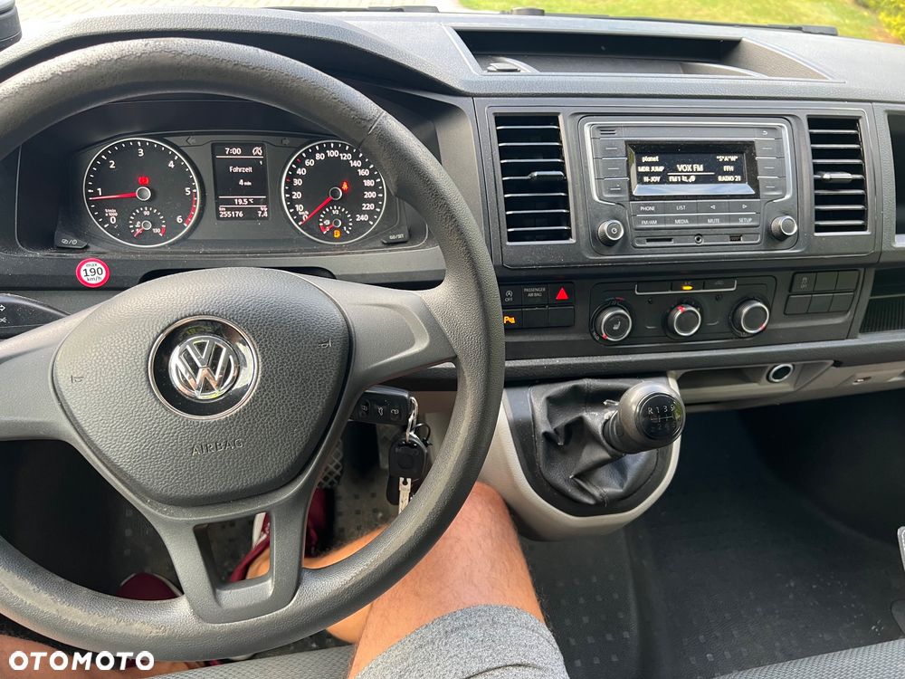 Volkswagen Transporter - 8