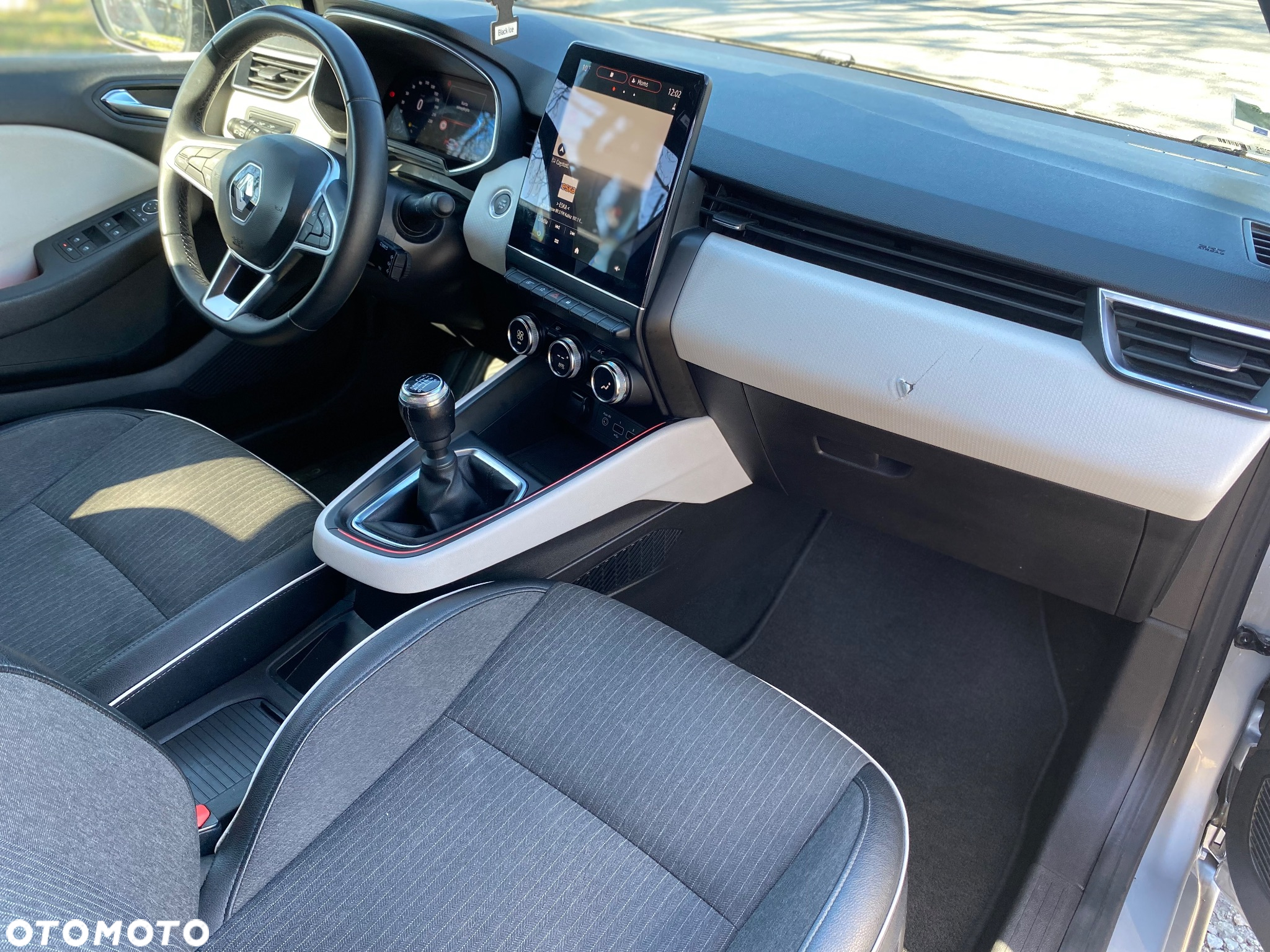 Renault Clio BLUE dCi 100 INTENS - 10