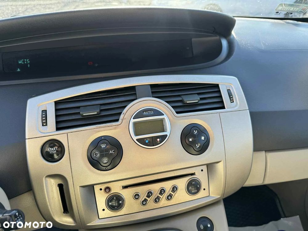 Renault Scenic 1.6 16V Emotion Plus - 11