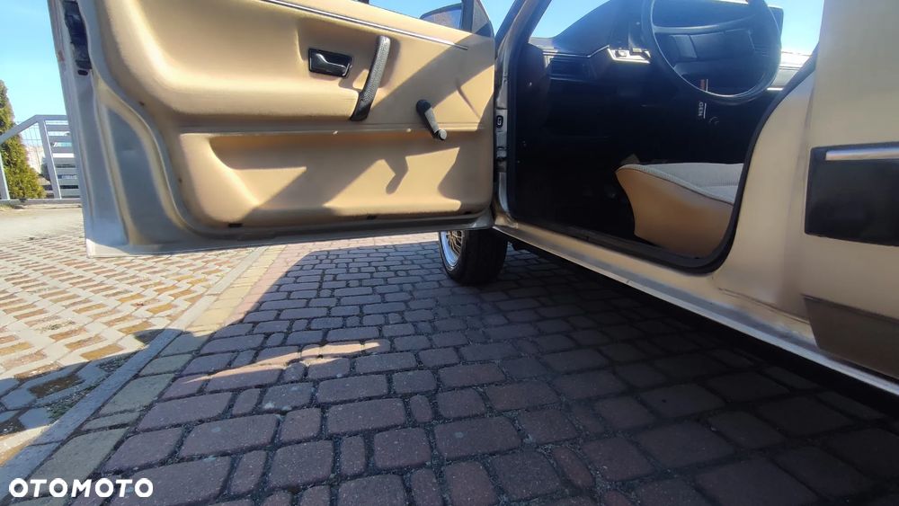 Volkswagen Passat - 14