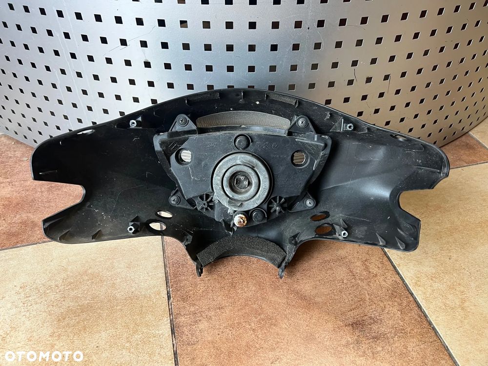 LAMPA CZASZA OBUDOWA  NOSEK SUZUKI SIXTEEN 2007 - 2014 90-5199B - 3