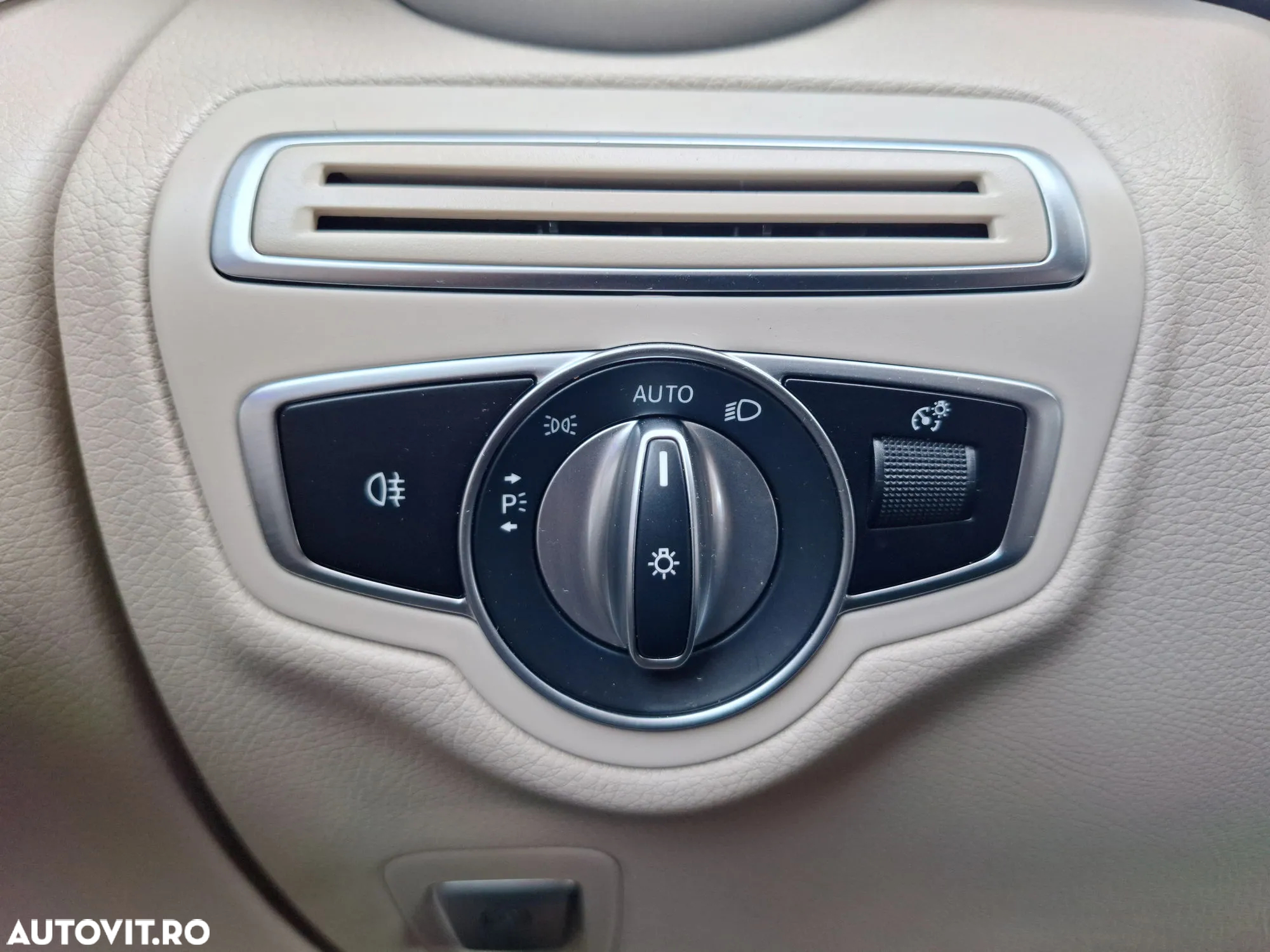 Mercedes-Benz GLC 300 4MATIC MHEV - 24