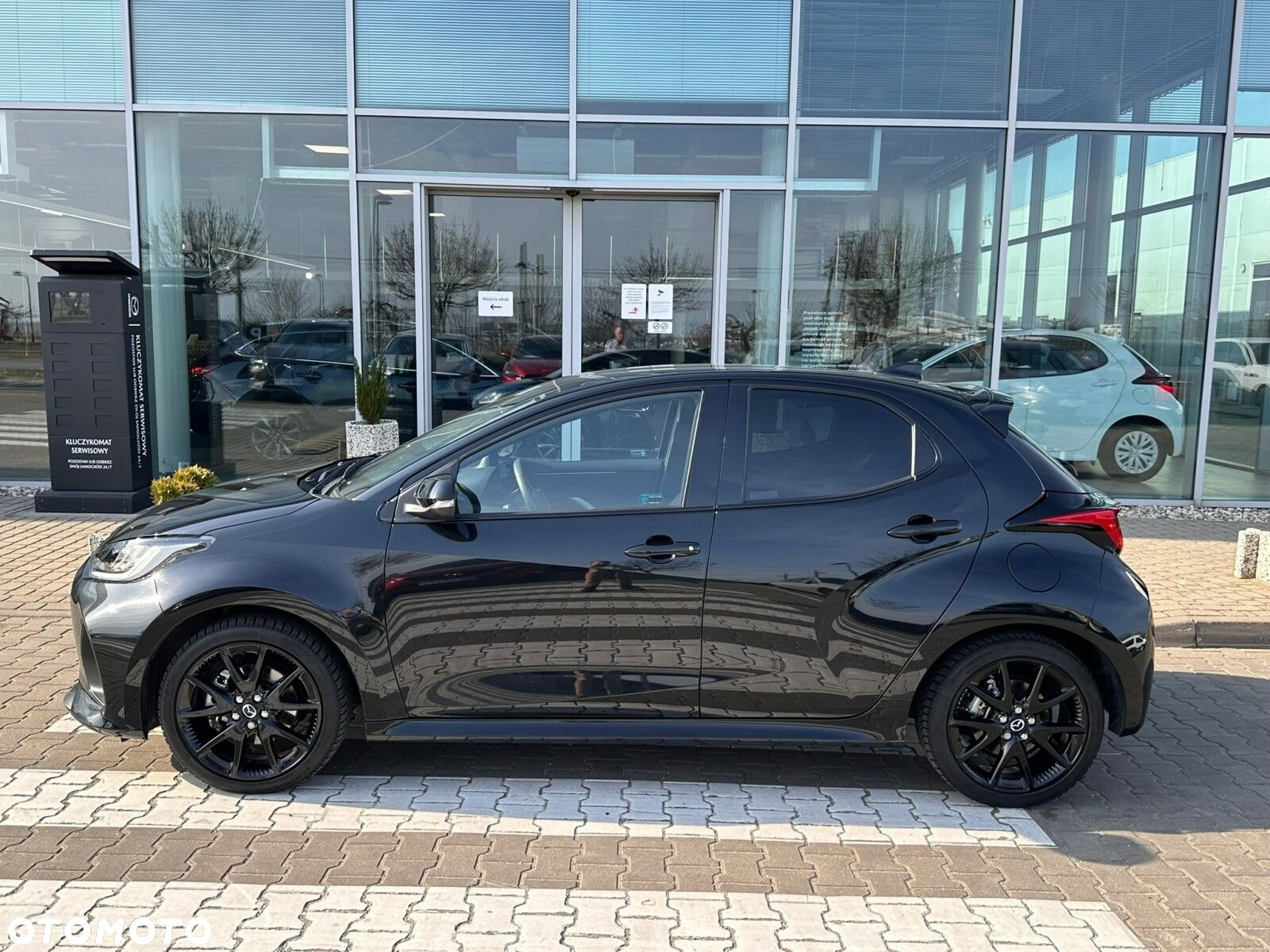 Mazda 2 - 4