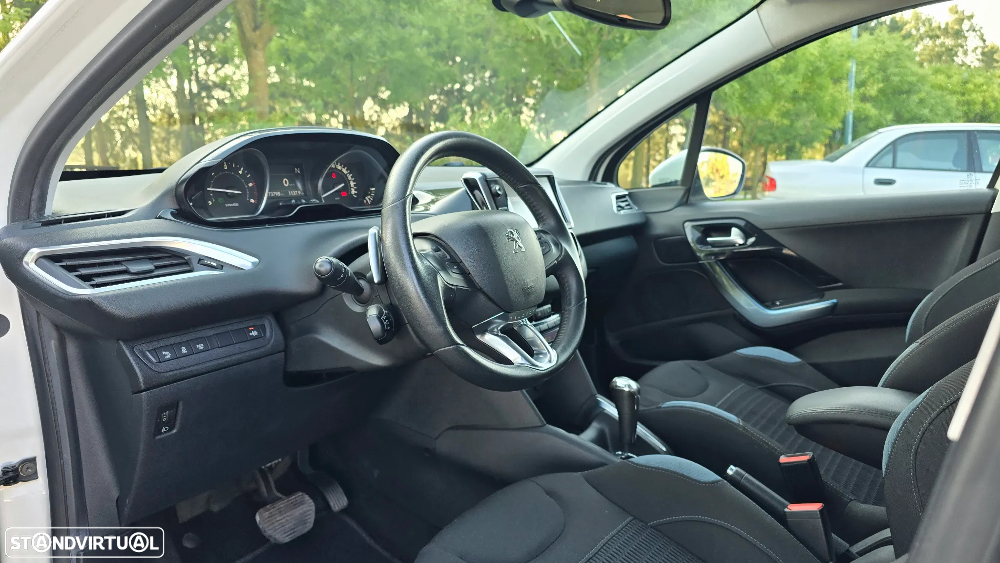 Peugeot 208 1.6 e-HDi Allure 2-Tronic - 16