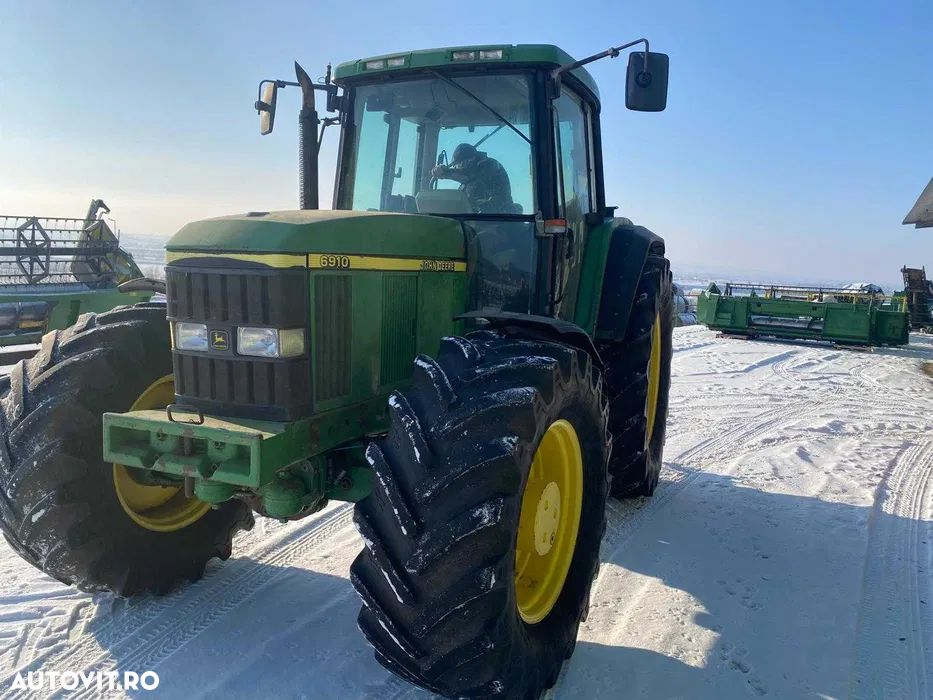 John Deere 6910S - 5