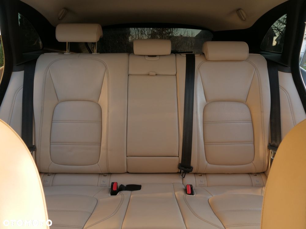 Jaguar F-Pace 2.0 i4D RWD Pure - 11