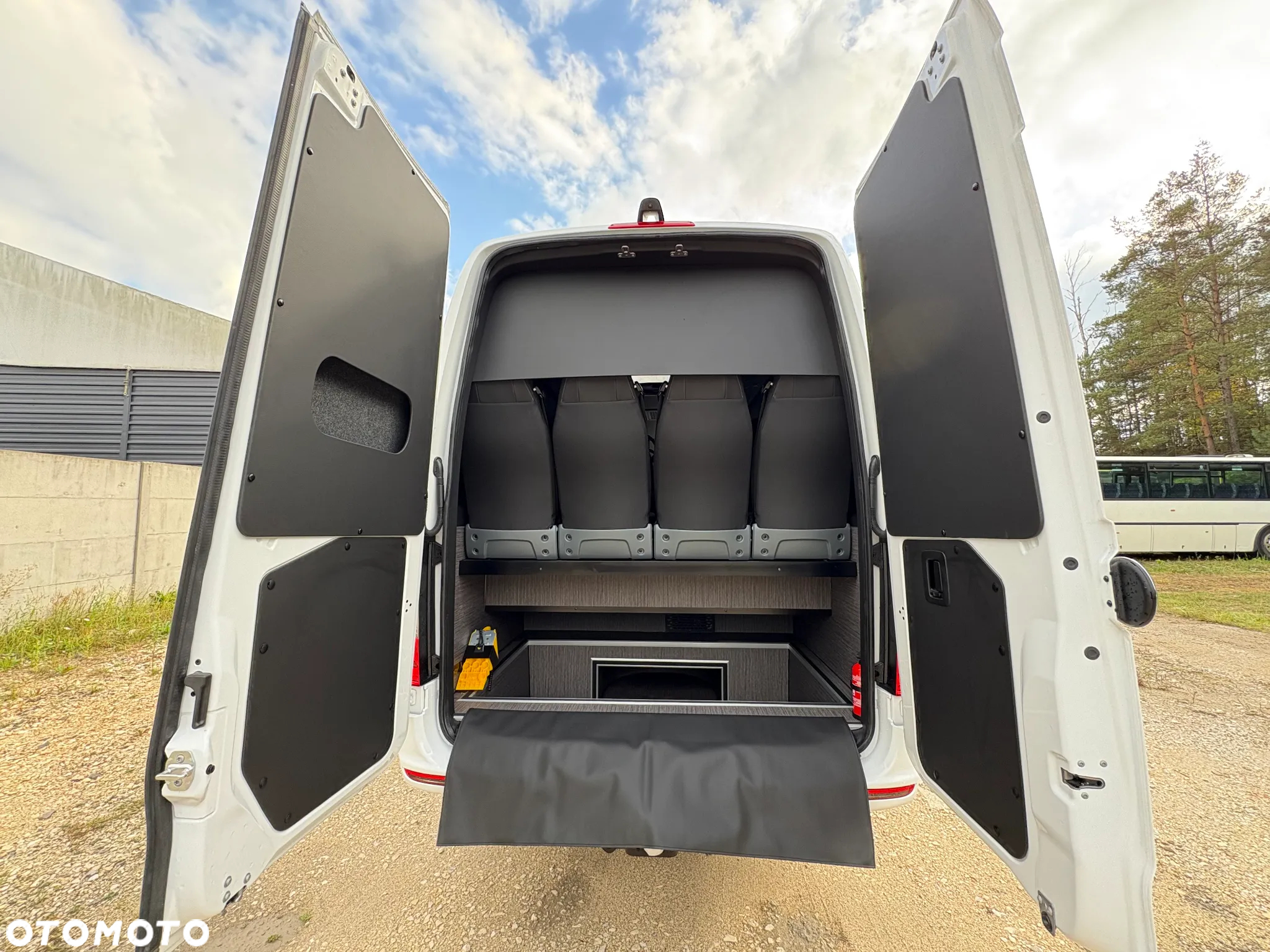 Mercedes-Benz Sprinter 519 - 13