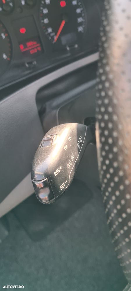 Volkswagen Transporter Caravelle Scurt (5 loc) - 7