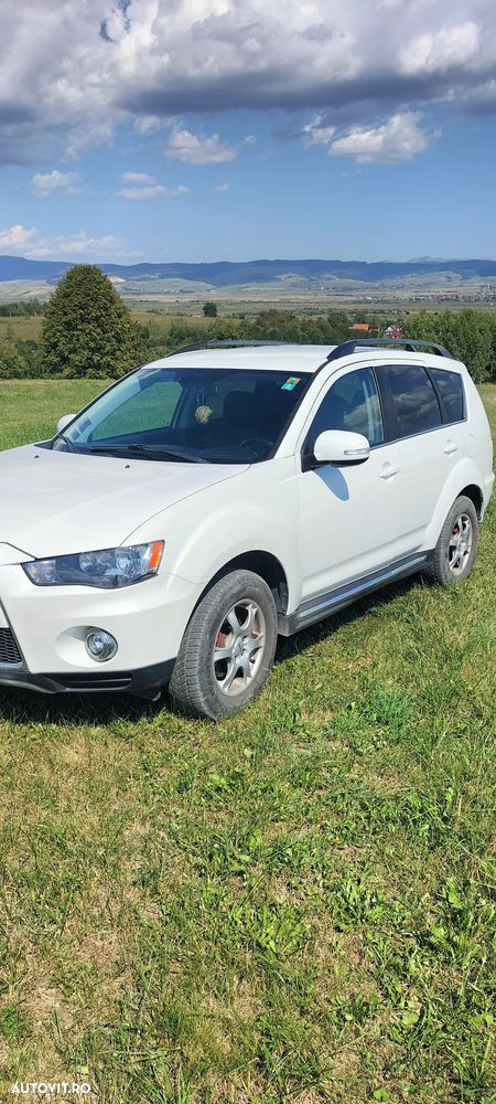 Mitsubishi Outlander - 11