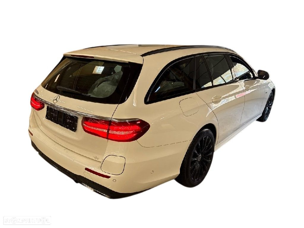 Mercedes-Benz E 300 de AMG Line - 3