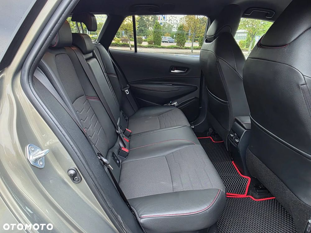Toyota Corolla 2.0 Hybrid Executive - 11