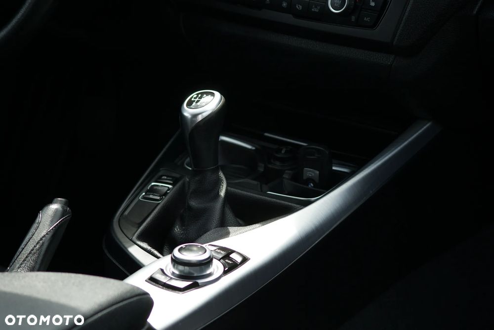 BMW Seria 1 116i - 13