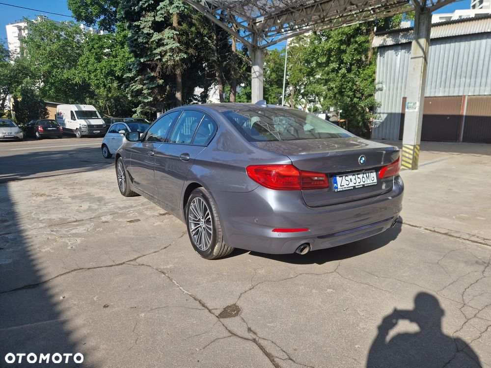 BMW Seria 5 520d xDrive MHEV Sport Line sport - 12