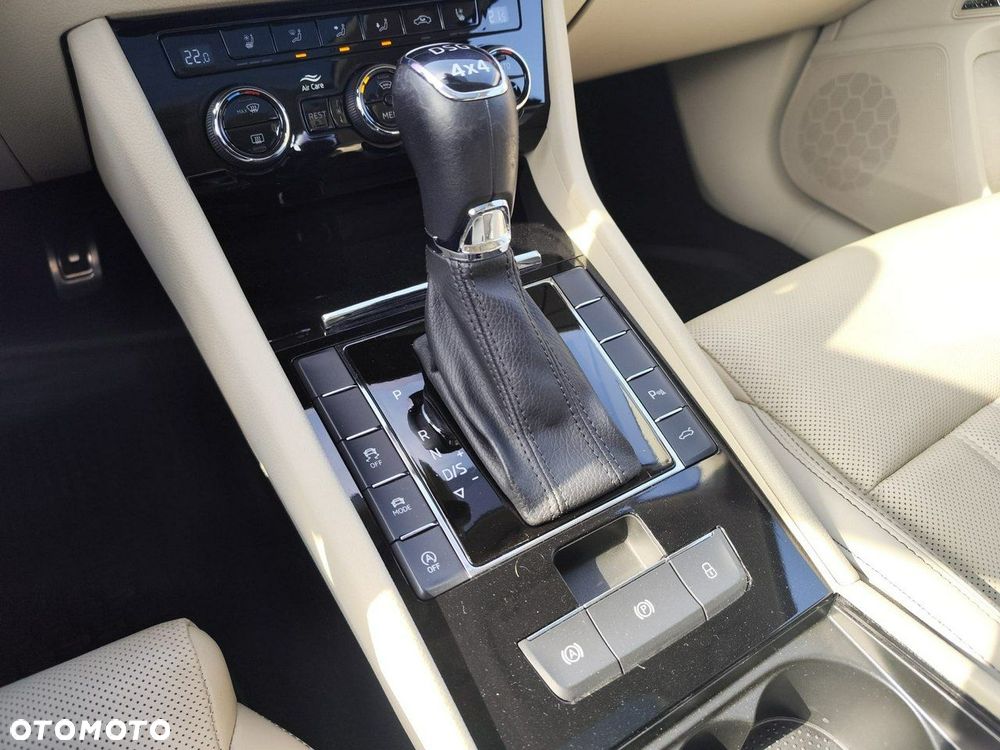 Skoda Superb 2.0 TSI 4x4 L&K DSG - 40