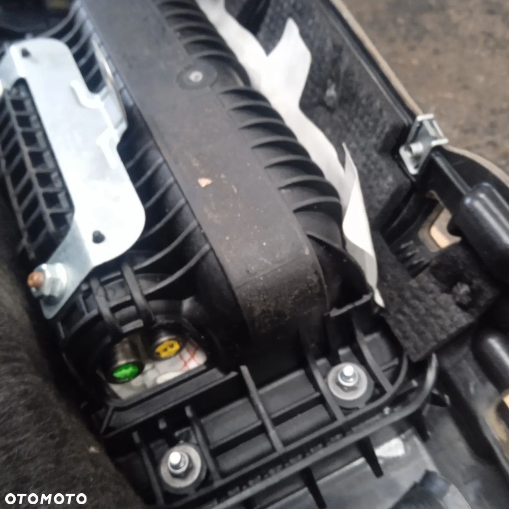 Konsola Mercedes E-klasa W212 A2126802387 - 8