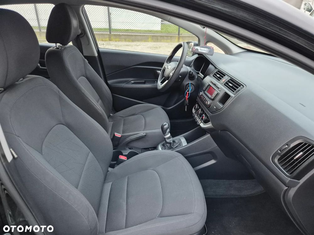 Kia Rio - 29