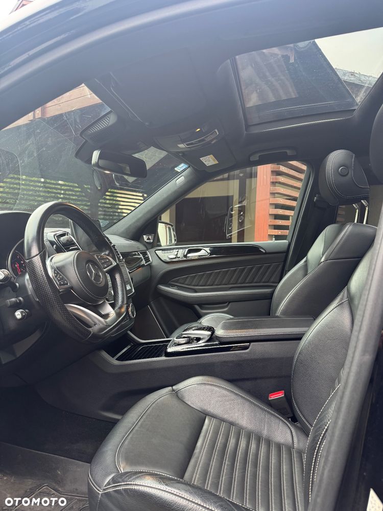 Mercedes-Benz GLS - 16