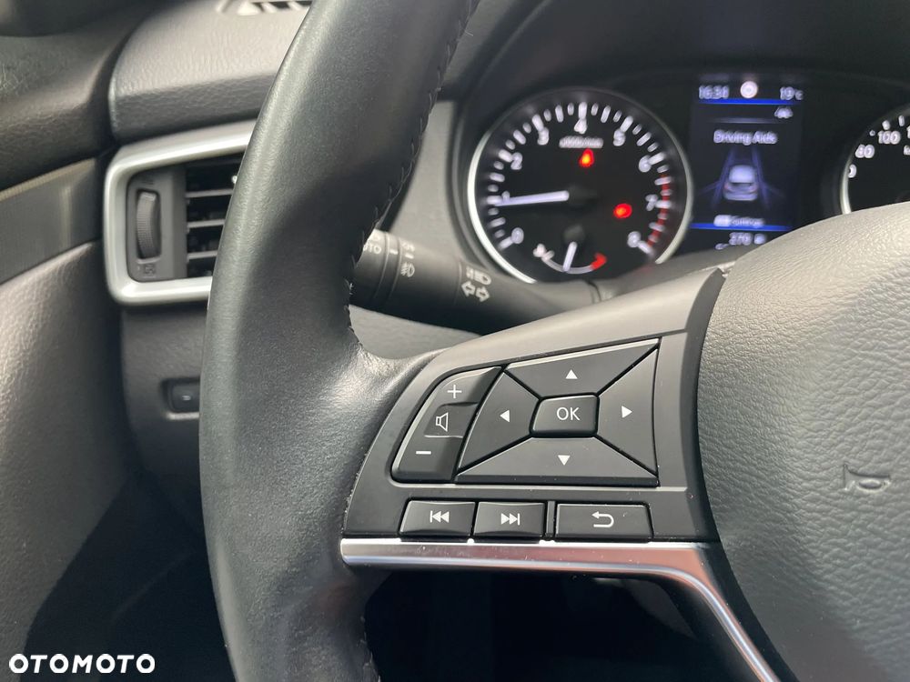 Nissan Qashqai 1.3 DIG-T N-Connecta - 25