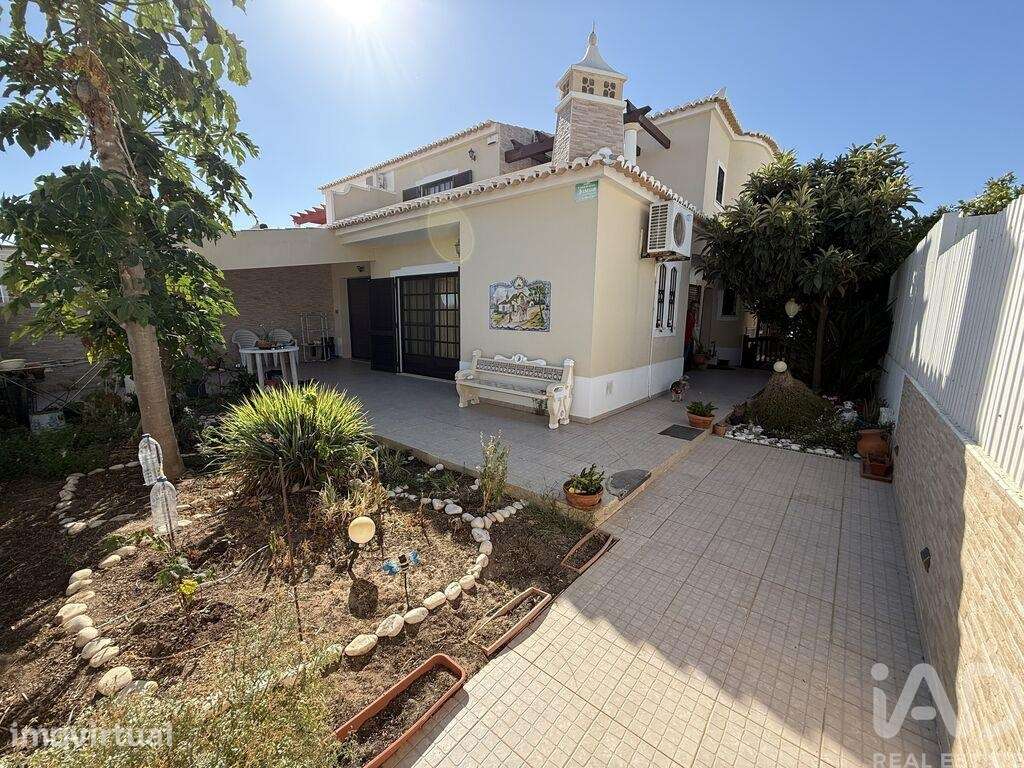 Casa / Villa T3 em Alcantarilha e Pêra de 186,00 m2 - Grande imagem: 2/29