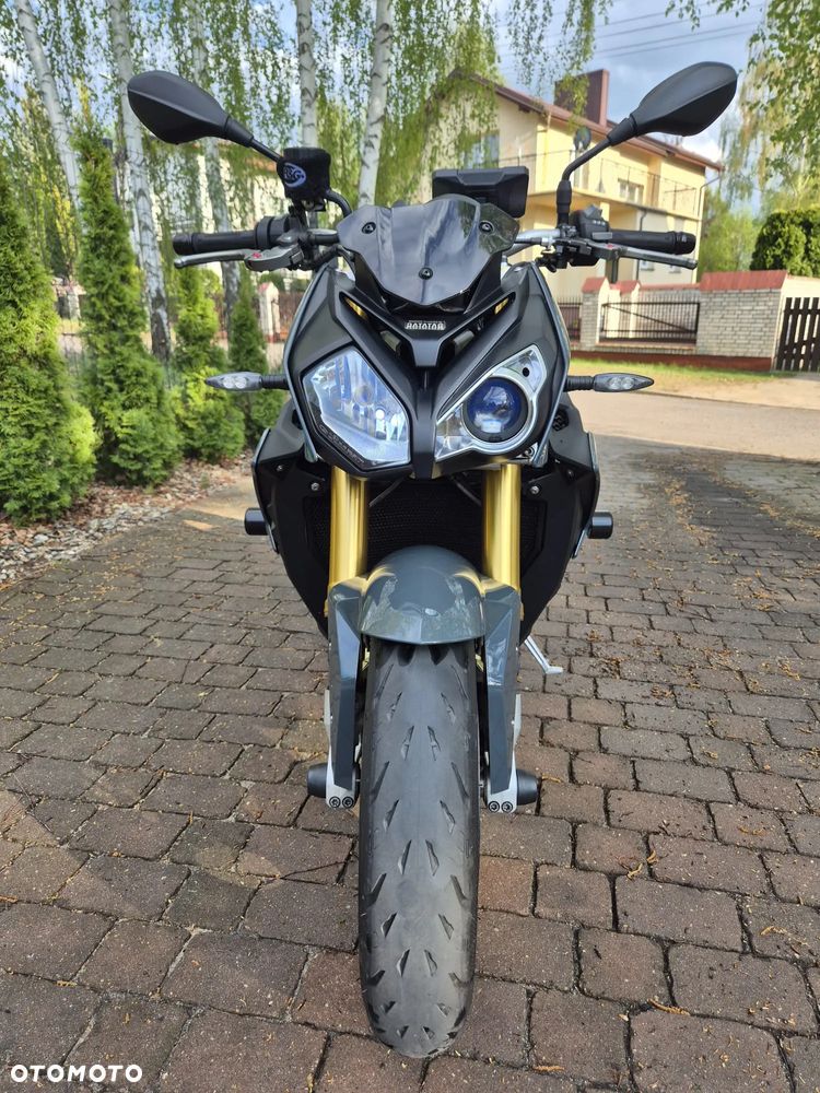 BMW S - 5
