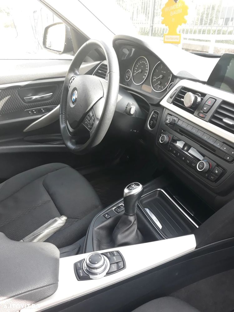 BMW Seria 3 318d Blue Performance - 13