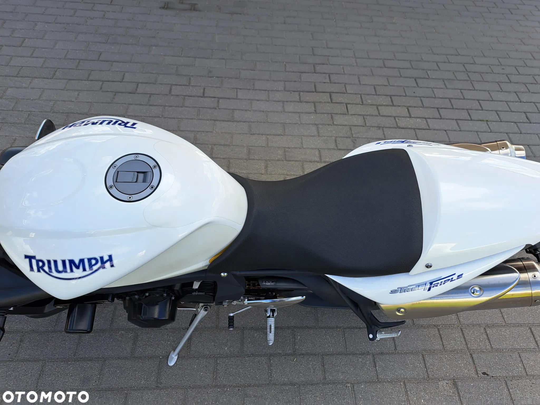 Triumph Street Triple - 11