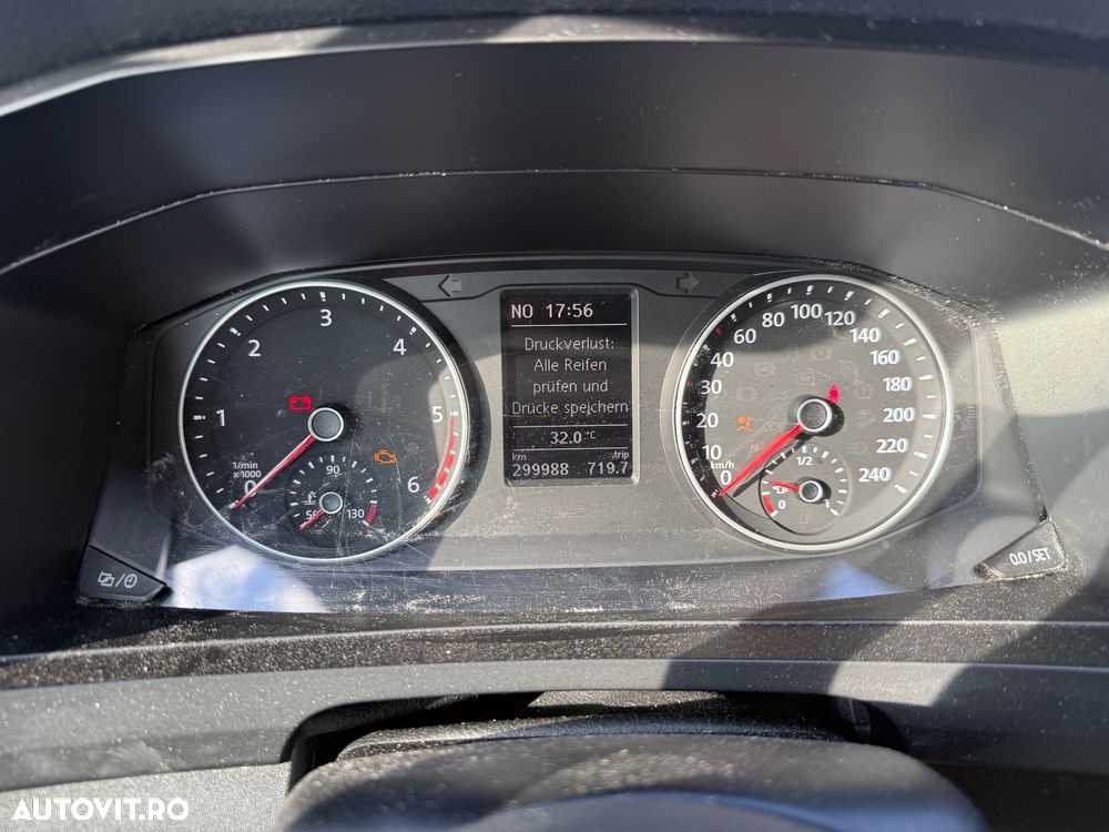 Volkswagen Multivan - 36