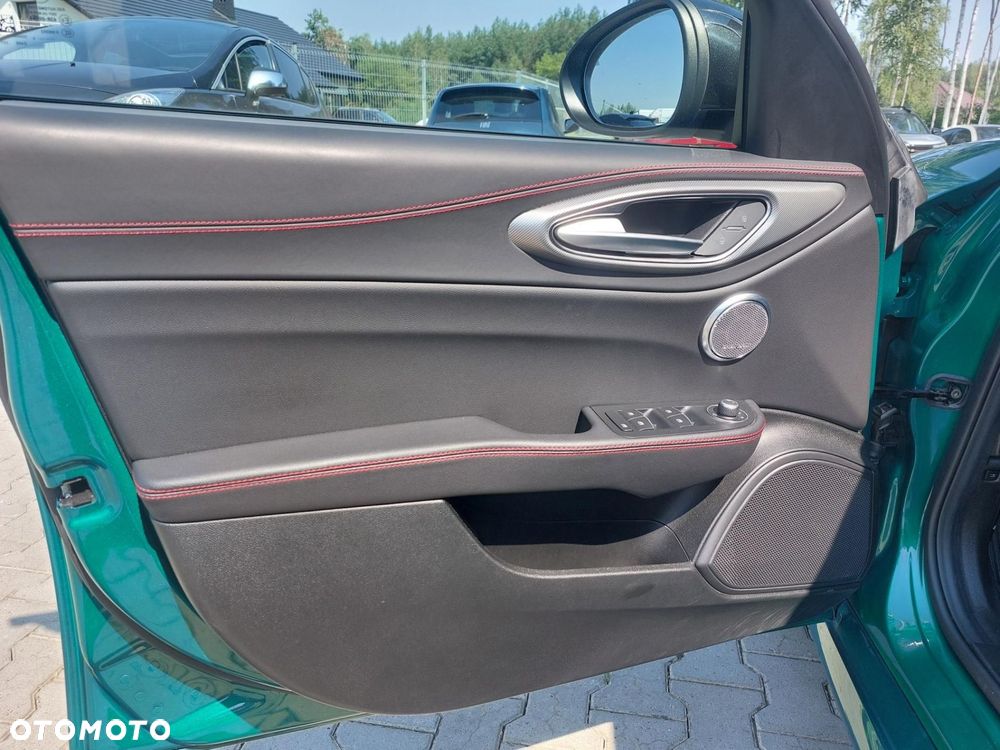 Alfa Romeo Giulia 2.0 Turbo Tributo Italiano Q4 - 13