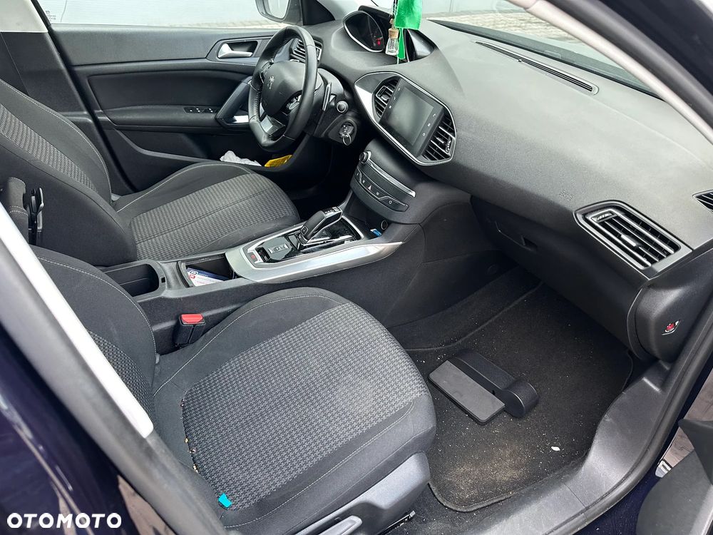 Peugeot 308 1.5 BlueHDi Active S&S EAT8 - 8