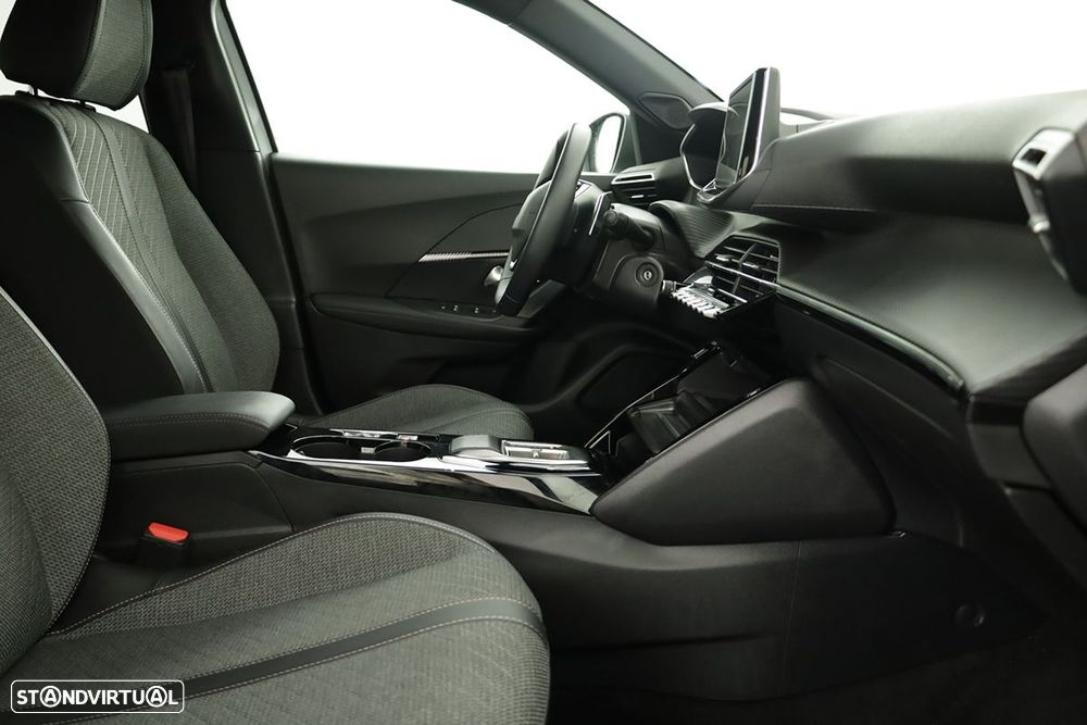 Peugeot 2008 1.2 PureTech Allure EAT8 - 21