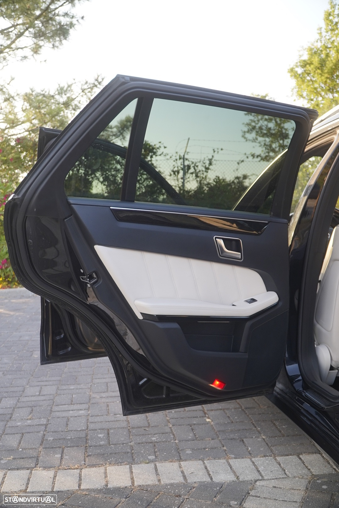 Mercedes-Benz E 300 Bluetec Hybrid Avantgarde - 46