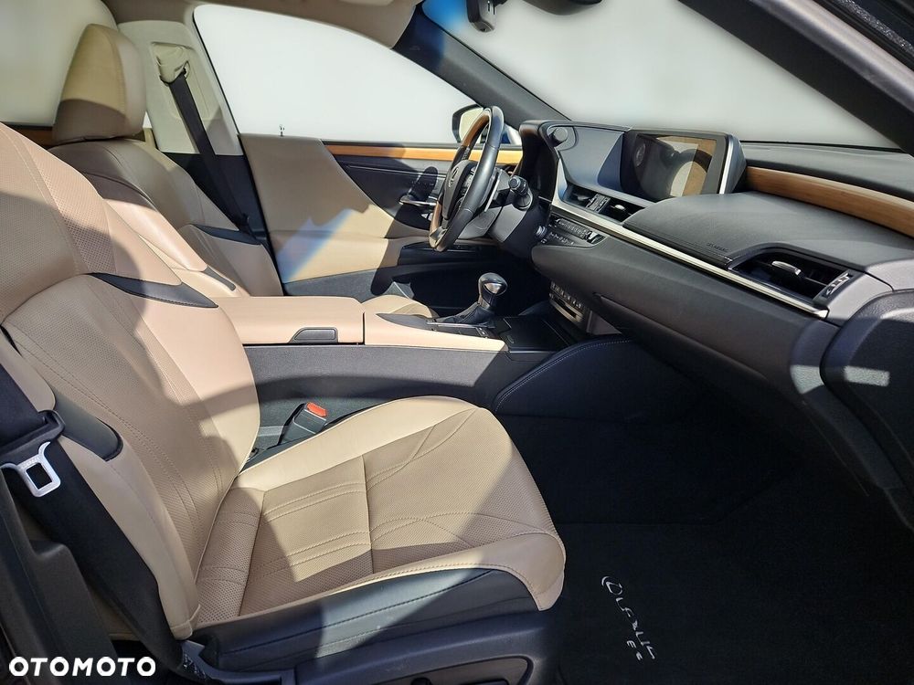 Lexus ES 300h Prestige - 22