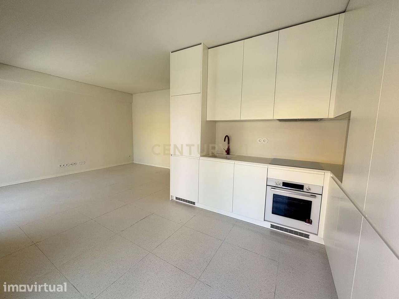 Apartamento T2  Renovado no Beato com Garagem - Grande imagem: 4/17