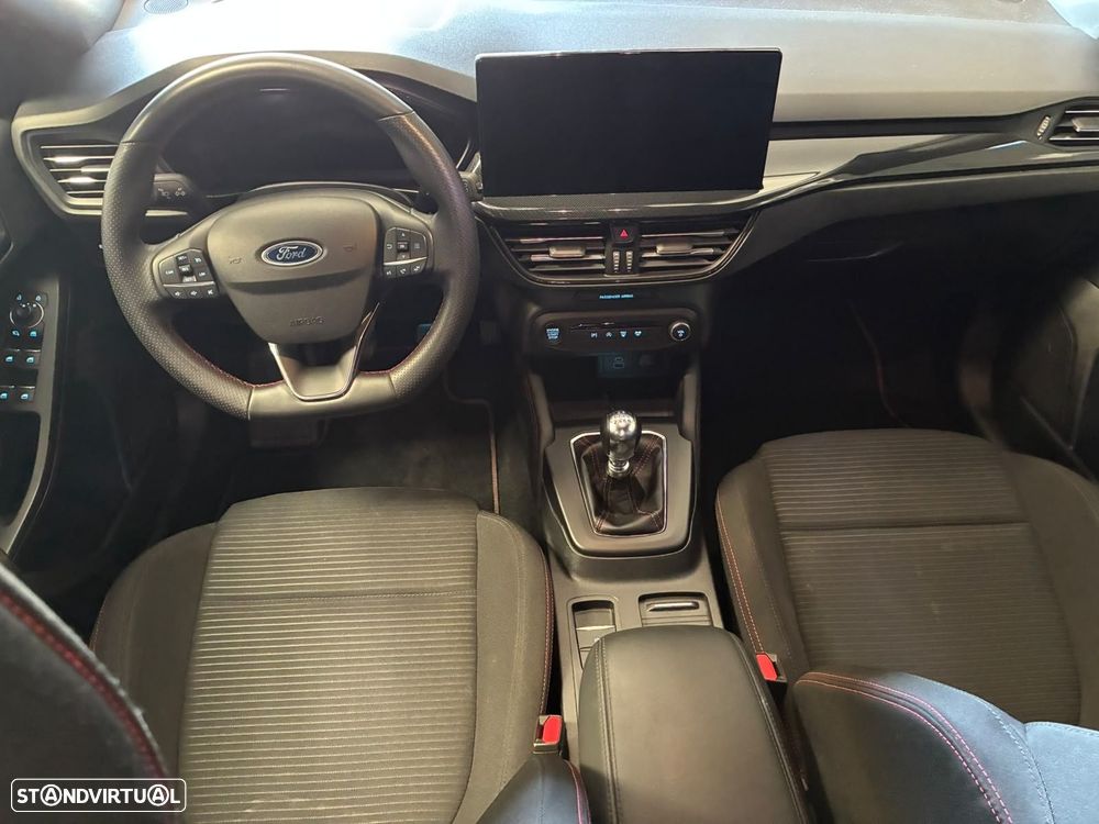 Ford Focus 1.0 EcoBoost MHEV ST-Line - 36