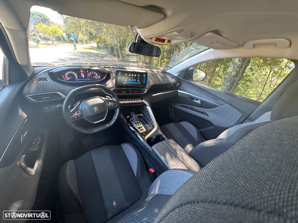 Peugeot 5008 1.2 PureTech Allure EAT8 - 11