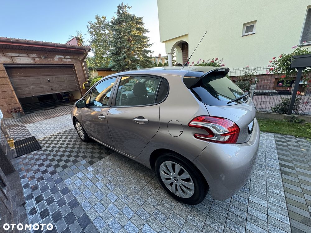 Peugeot 208 - 3