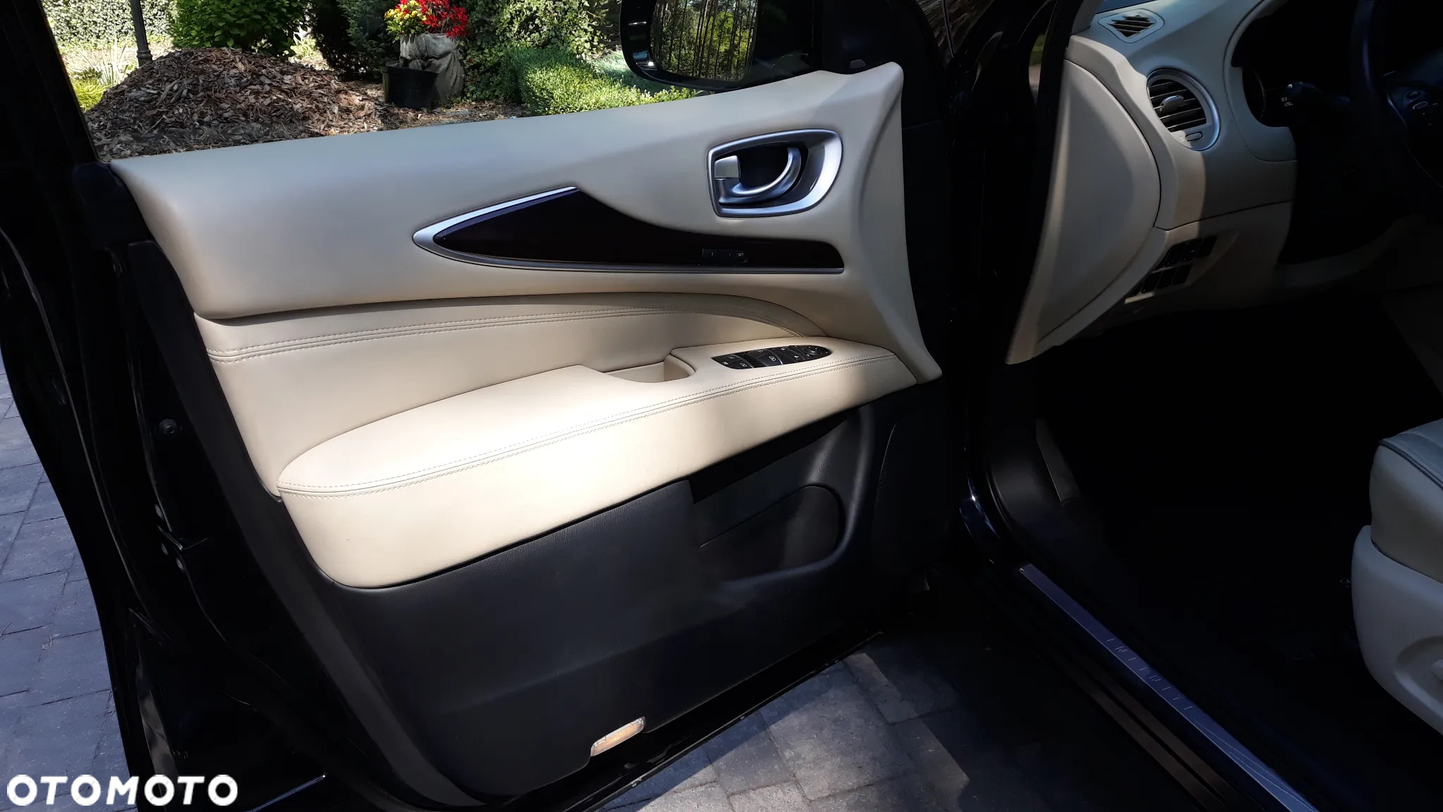 Infiniti QX60 3.5 Hi-Tech - 11