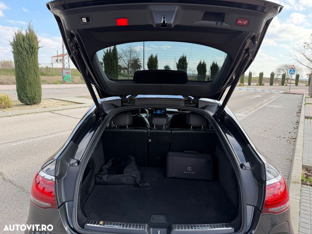 Mercedes-Benz GLC Coupe 300 de 4Matic 9G-TRONIC AMG Line - 32