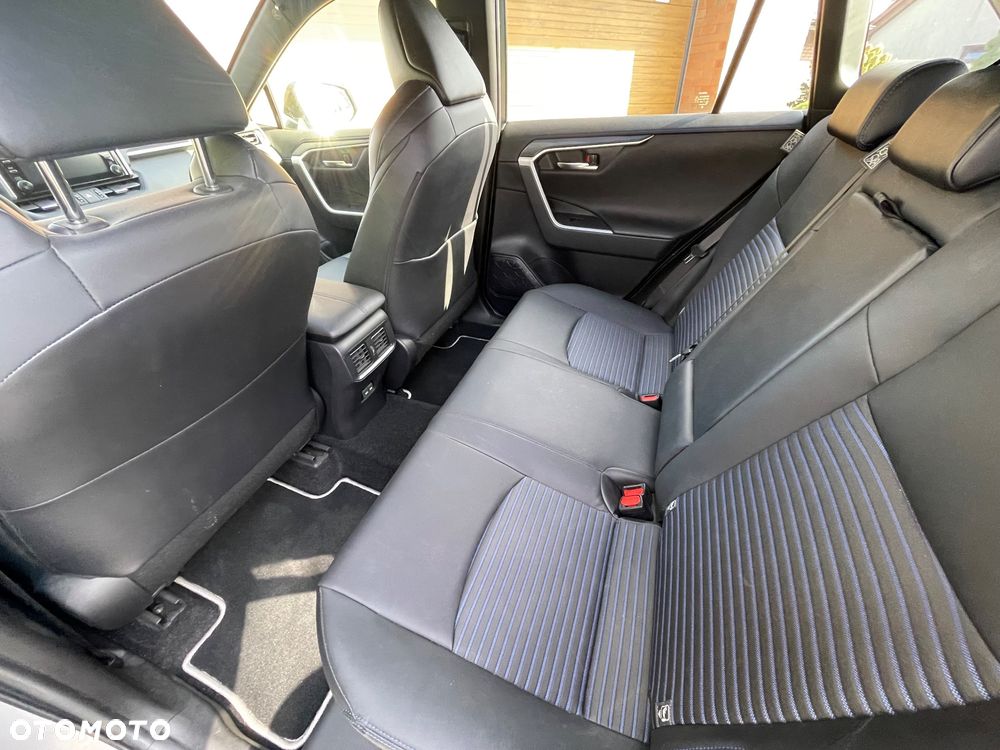Toyota RAV4 - 8